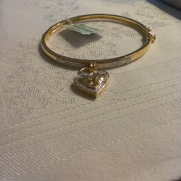 Beautiful Gold over brass Bracelet Diamond accent - Picture 2 of 8